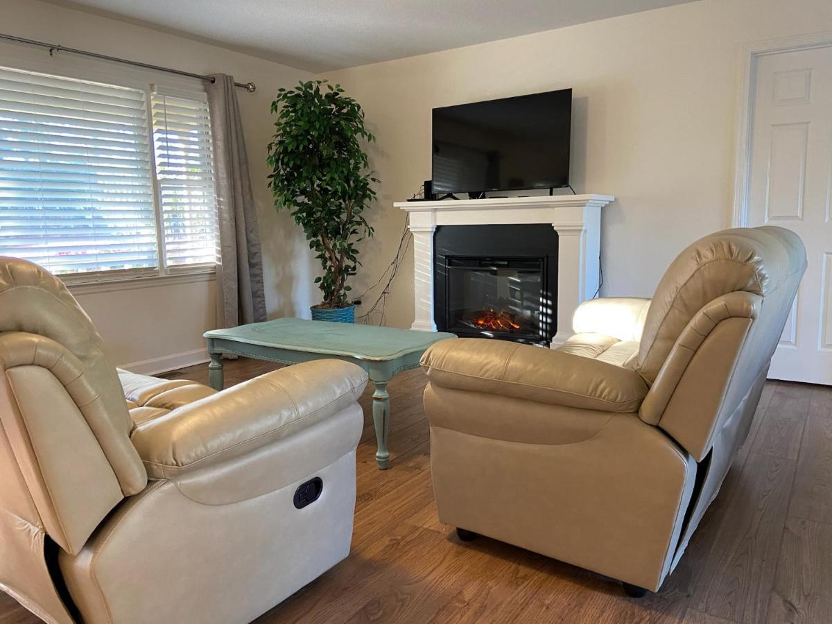Cozy Three Bedroom House With Fireplace Wilmington Bagian luar foto
